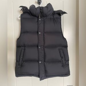 Aritzia TNA Super Puff Vest!